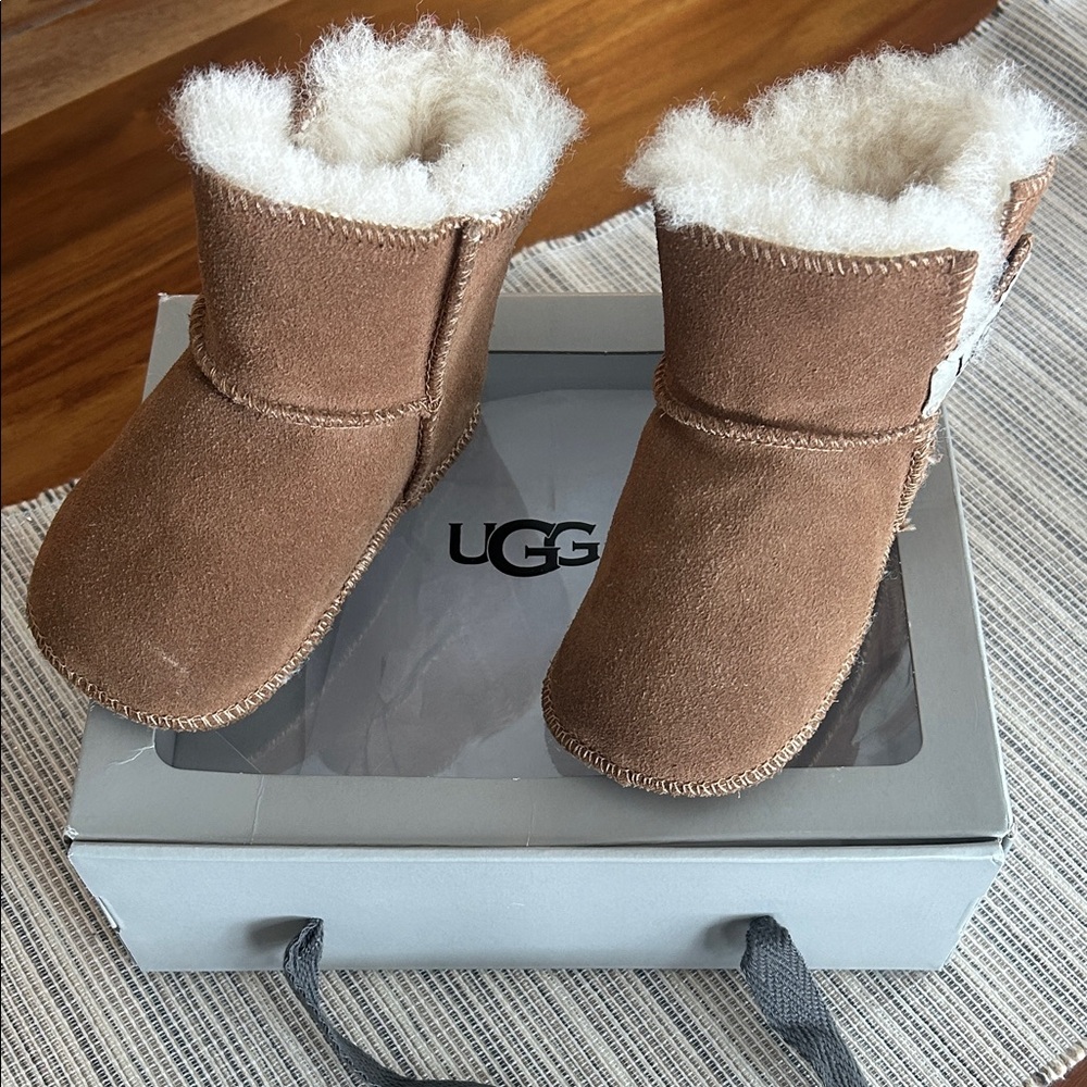 New UGG Tan Baby Booties with Shearling Lining, M (4/5)